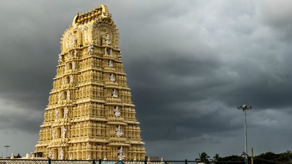Chamundeshwari Temple, Mysore - Best Places To Visit Karnataka