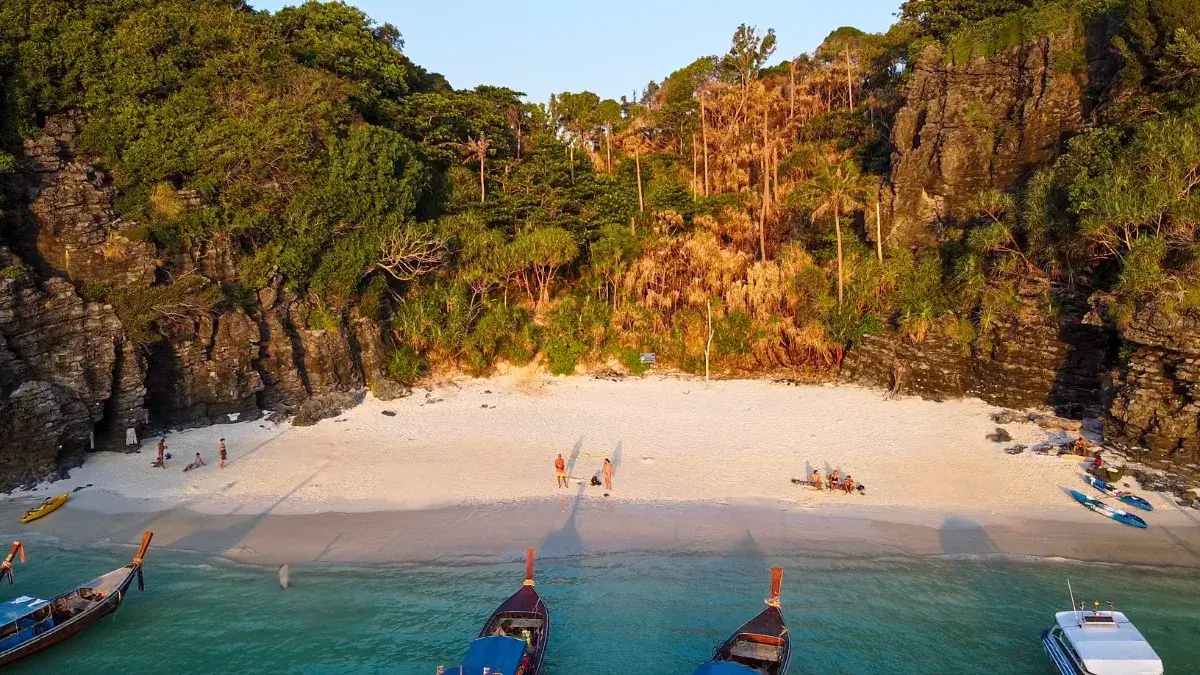 Koh Phi Phi Don - View of Nui Beach