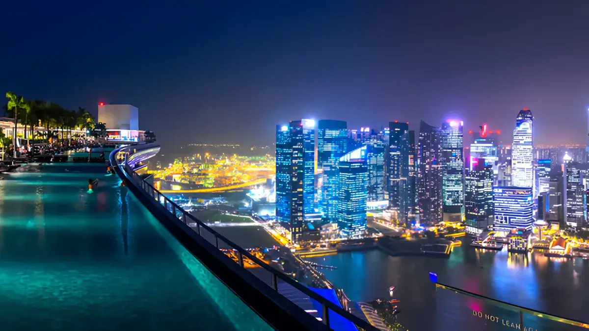 Marina Bay Sands hotel with infinity pool overlooking Singapore