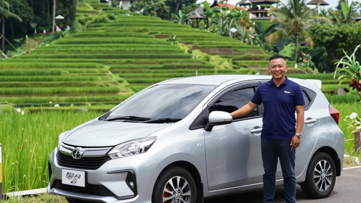 Private driver car parked at scenic Bali viewpoint