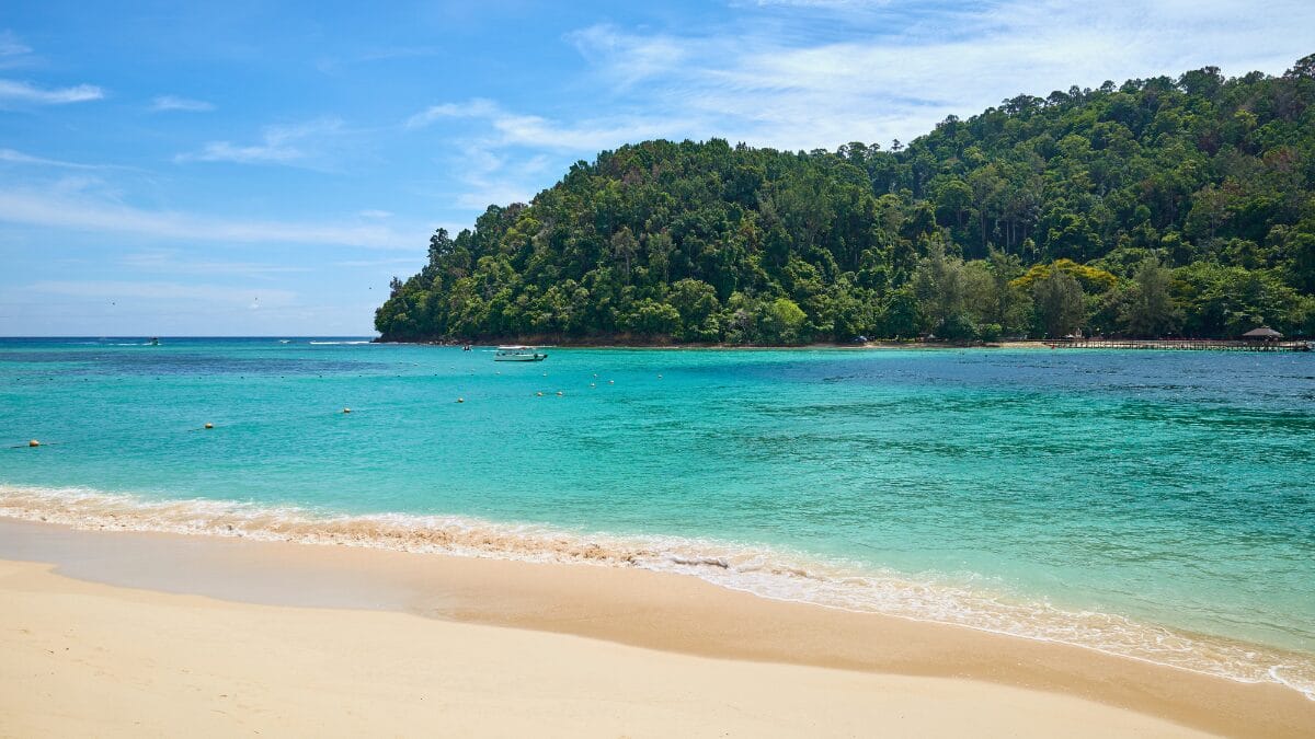 Sandy beach on Sapi Island, Tunku Abdul Rahman National Park, Malaysia