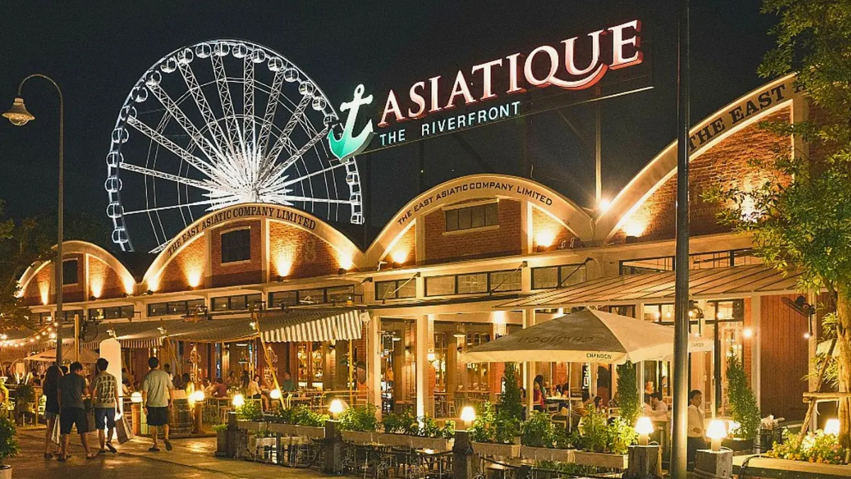 Asiatique night market - Bangkok City Guide