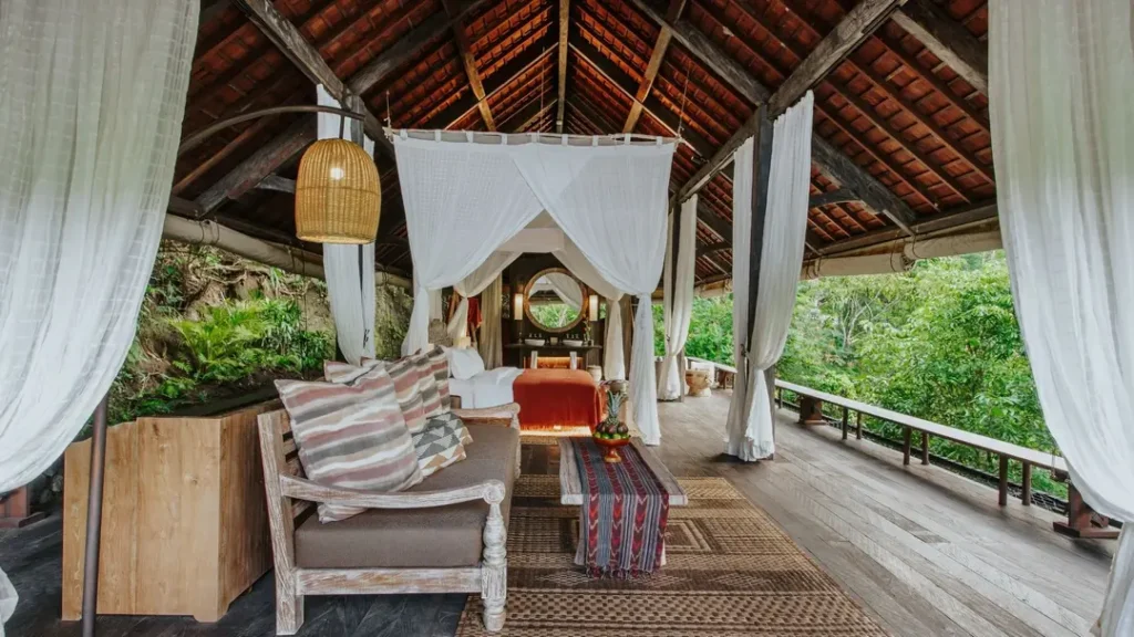 River Valley Pool Bale Accommodations