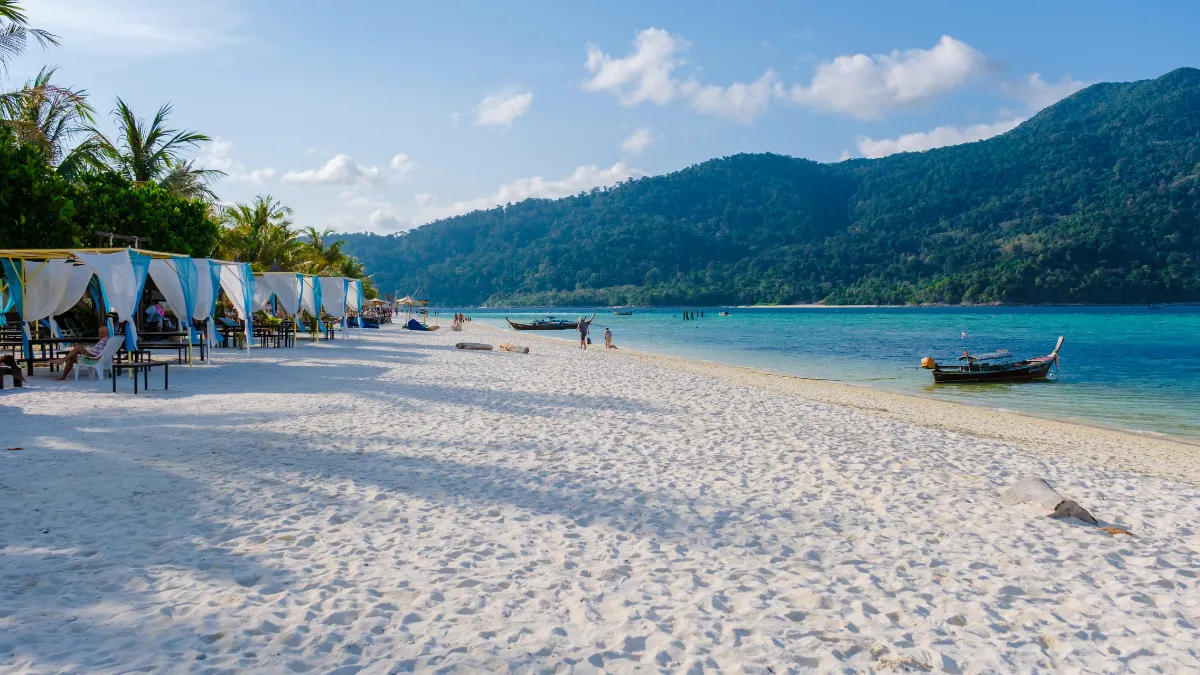 Koh Lipe white sand beaches and turquoise water
