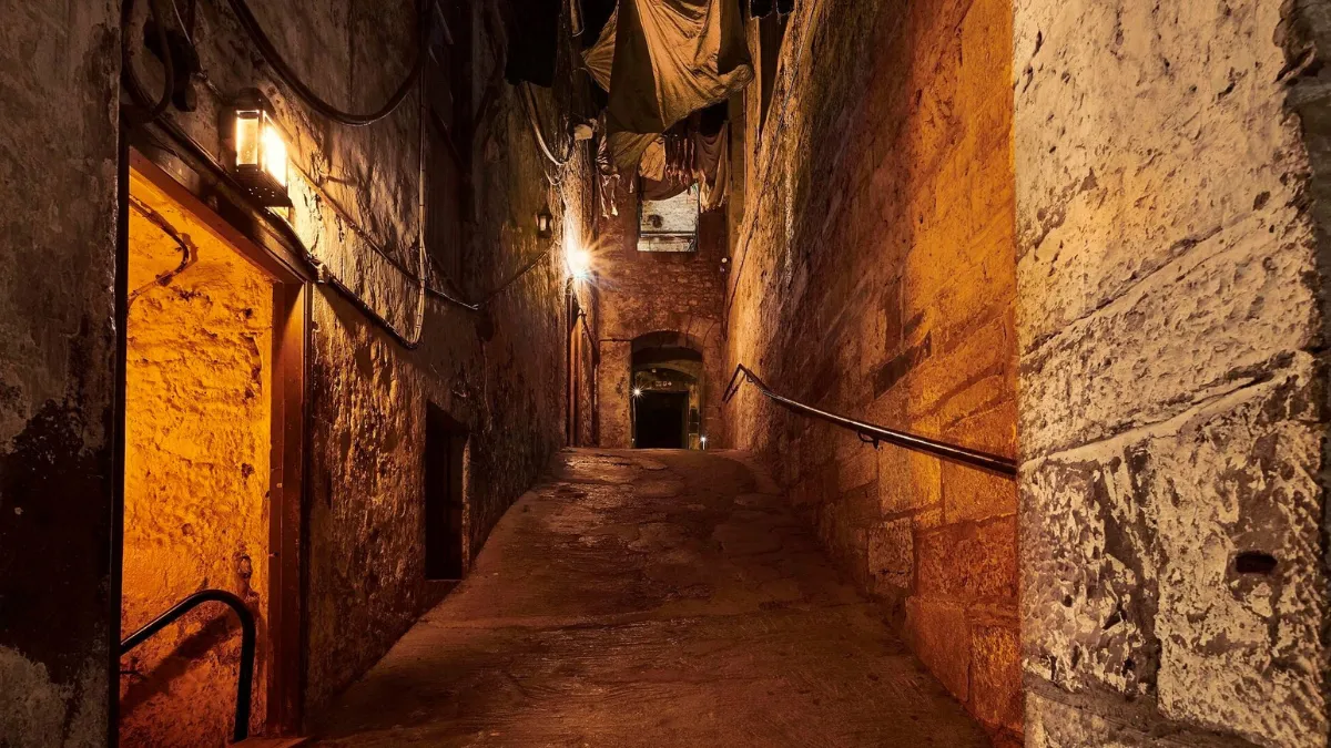 Mary Kings Close - the Hidden Streets Beneath Edinburgh