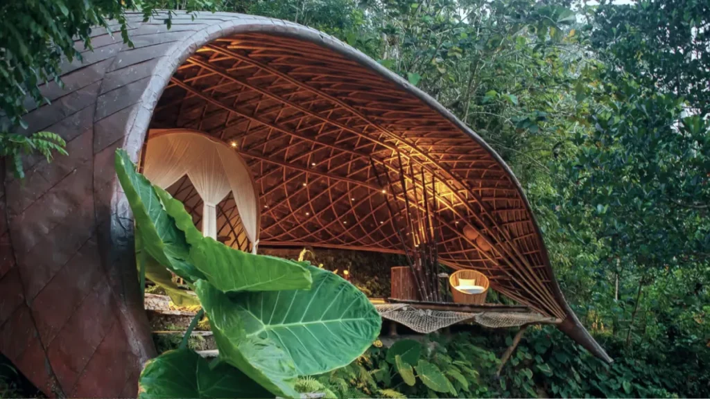 Moon House Bambu Indah, Ubud