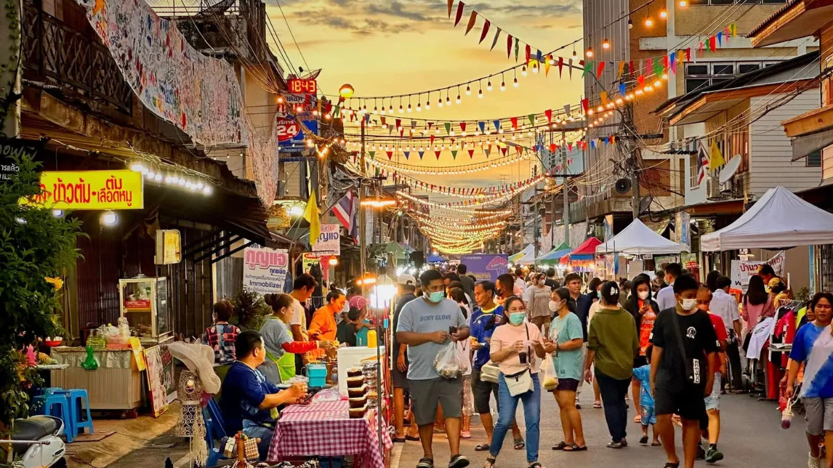 Phetchaburi Walking Street