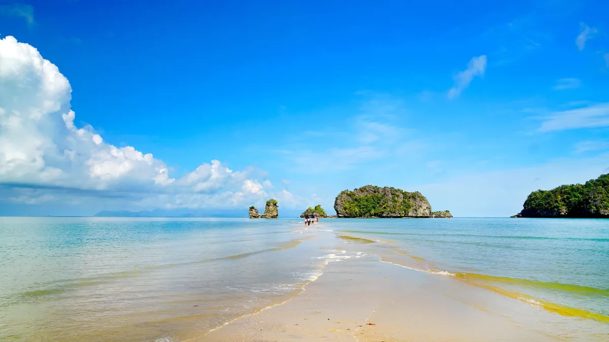 Tanjung Rhu and the sandbar
