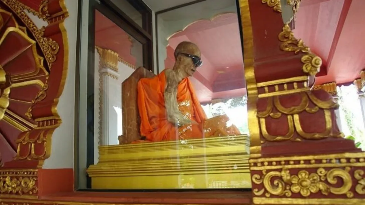 Wat Khunaram – The temple with the mummified monk Koh Samui