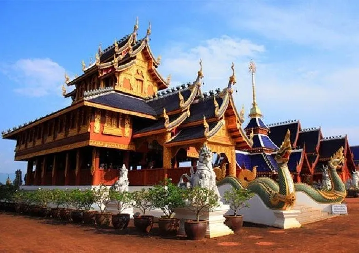 Wat Ban Den, Tea and Bau Thong Waterfalls Private Tour