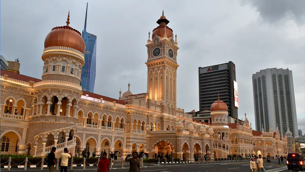 Sultan Abdul Samad Building near the river of life