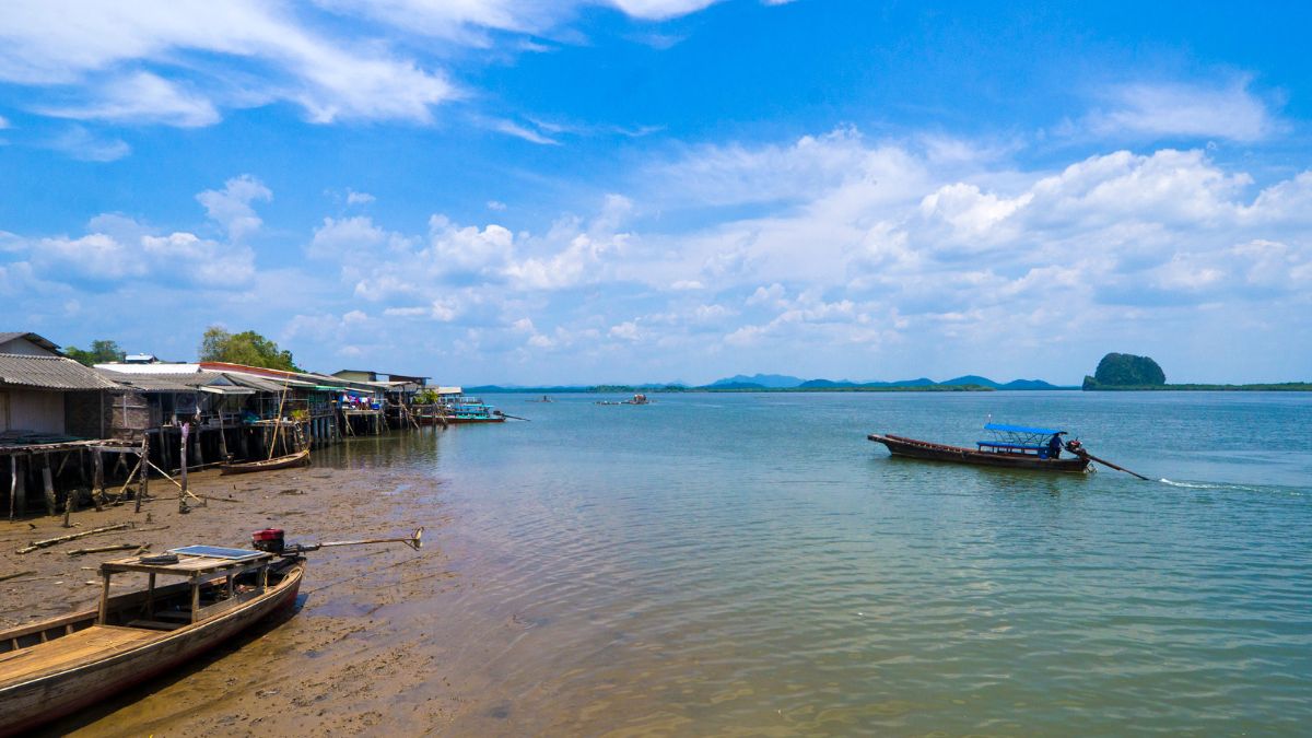 Koh Jum fishing village and longtailed boats
