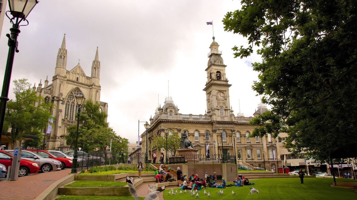 Dunedins historic centre and Octagon