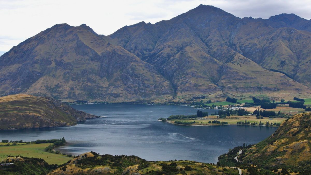 Views of Lake Wānaka and Glendhu Bay